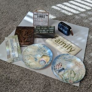 Random Lot Of Home Decor Pieces